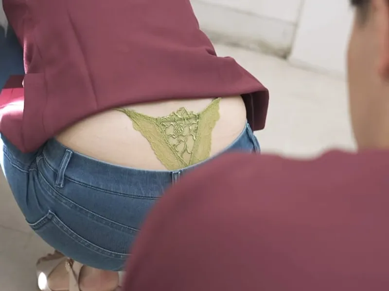 Nện nữ đồng nghiệp mông to đã có chồng